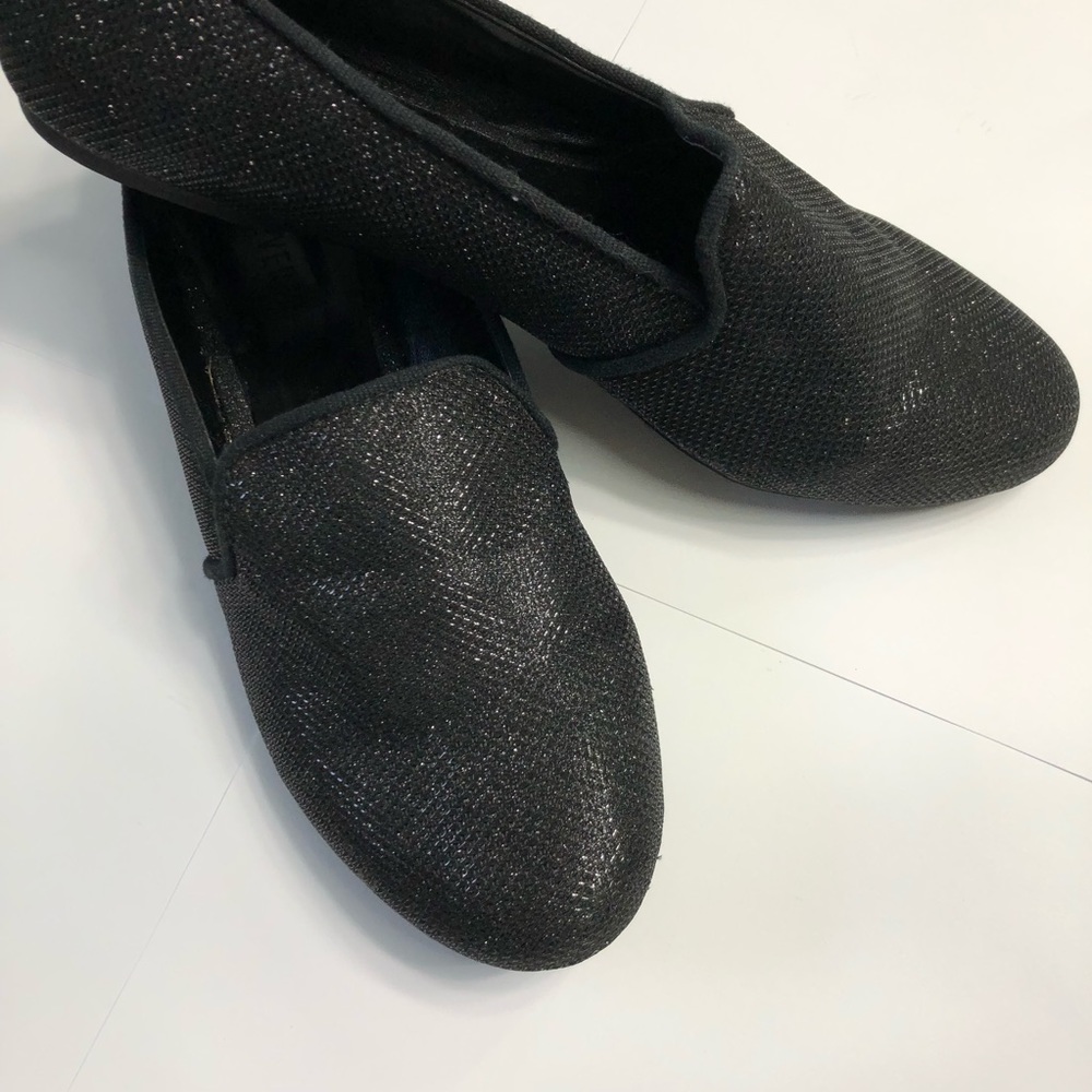BRAND NEW - sparkly black flats